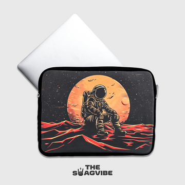 Relaxing Astronaut - Laptop Sleeve