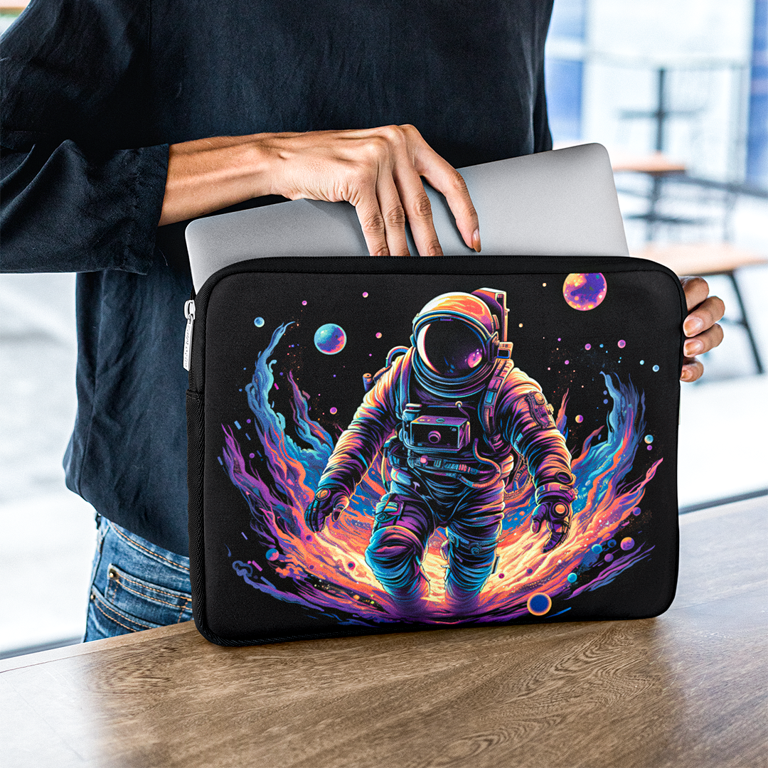 Astronaut in Space - Laptop Sleeve