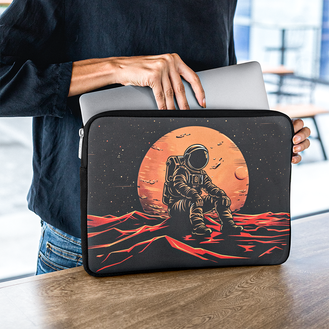 Relaxing Astronaut - Laptop Sleeve